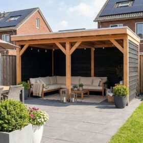 Met 2x zwarte zij- en 2x achterwand