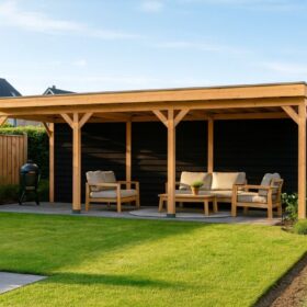 Met zwarte zij- en 3x achterwand